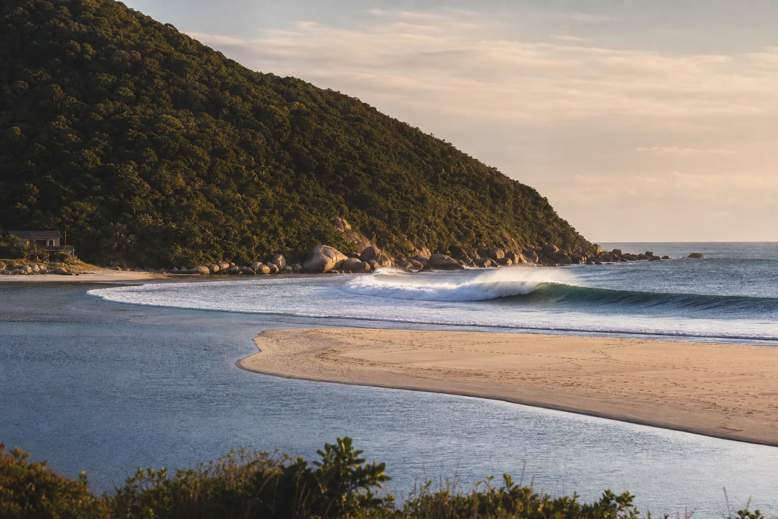 Guarda do Embaú surf point